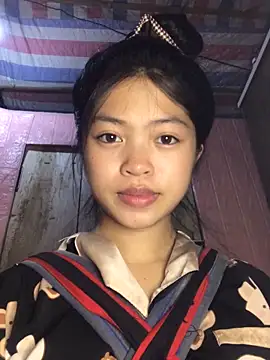 Snapshot of Thy00__ chatting on September 19, 2025, 7:34 am Thy00 online show from September 19, 2025, 7:34 am