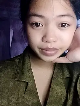 Snapshot of Thy00__ chatting on October 27, 2025, 3:24 pm Thy00 online show from October 27, 2025, 3:24 pm