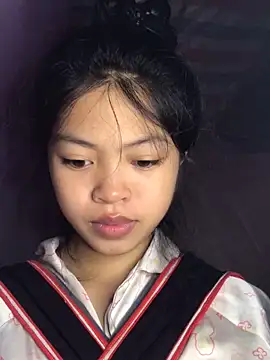 Snapshot of Thy00__ chatting on September 30, 2025, 5:57 am Thy00 online show from September 30, 2025, 5:57 am