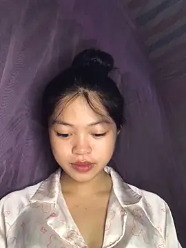 Snapshot of Thy00__ chatting on September 23, 2025, 10:00 am Thy00 online show from September 23, 2025, 10:00 am