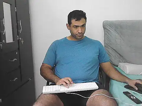 Snapshot of morenocabro10 chatting on April 23, 2026, 9:38 pm morenocabro10 online show from April 23, 2026, 9:38 pm