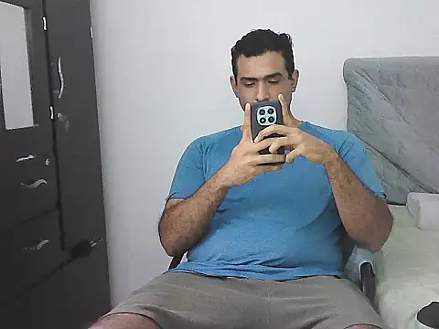 Snapshot of morenocabro10 chatting on May 6, 2026, 4:27 am morenocabro10 online show from May 6, 2026, 4:27 am