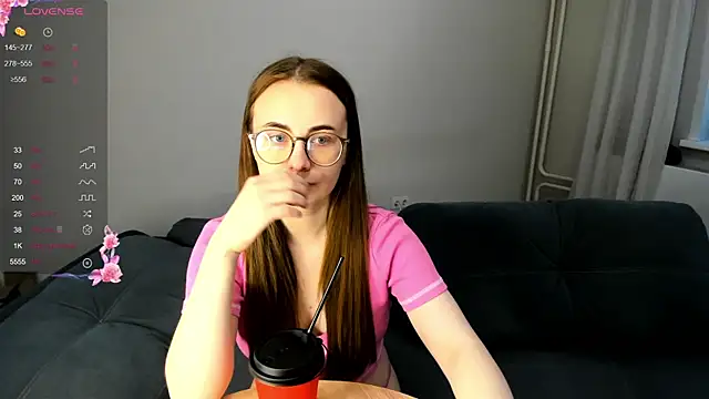 MewStella online show from December 20, 2025, 3:31 am