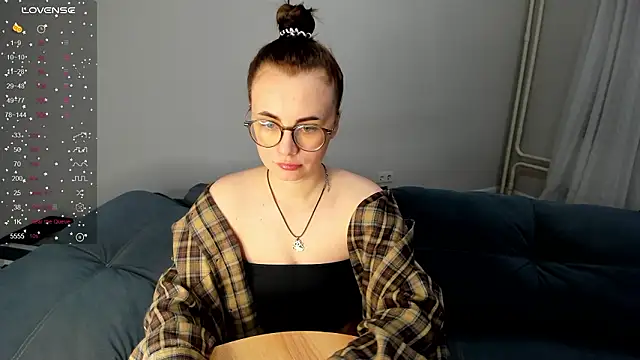 MewStella online show from March 7, 2026, 3:28 pm