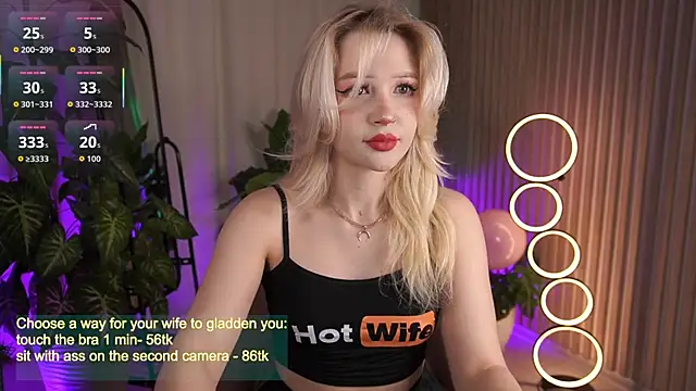 LauraWifeness online show from October 5, 2025, 5:31 am