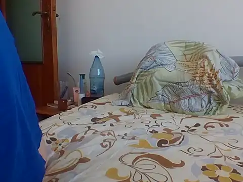 Snapshot of hugecock4u1990 chatting on October 28, 2025, 8:46 am hugecock4u1990 online show from October 28, 2025, 8:46 am