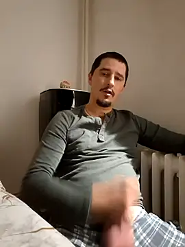 Snapshot of hugecock4u1990 chatting on September 25, 2025, 1:11 am hugecock4u1990 online show from September 25, 2025, 1:11 am