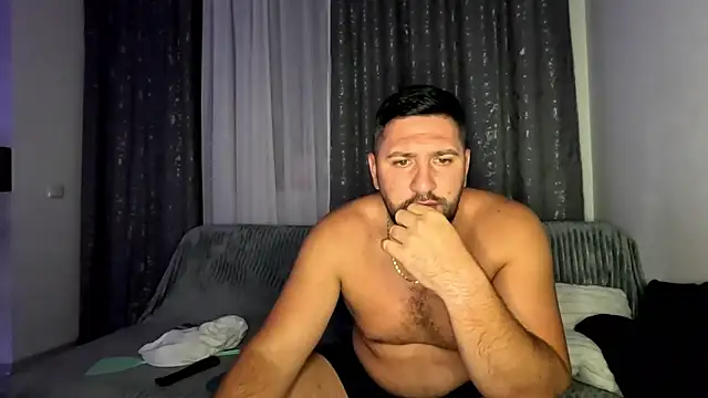 Snapshot of Gold_Alpha_Boy chatting on September 16, 2025, 8:21 pm Gold Alpha Boy online show from September 16, 2025, 8:21 pm