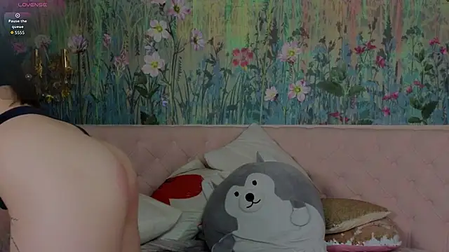 IvoryWood  online show from March 16, 2026, 5:05 pm