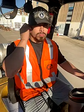 PuttieIn online show from September 26, 2025, 1:51 pm