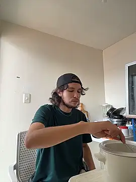 Luxx 14 online show from March 21, 2026, 6:01 pm