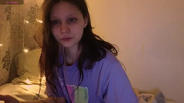 Snapshot of Lunliss chatting on February 10, 2026, 11:59 pm Lunliss online show from February 10, 2026, 11:59 pm