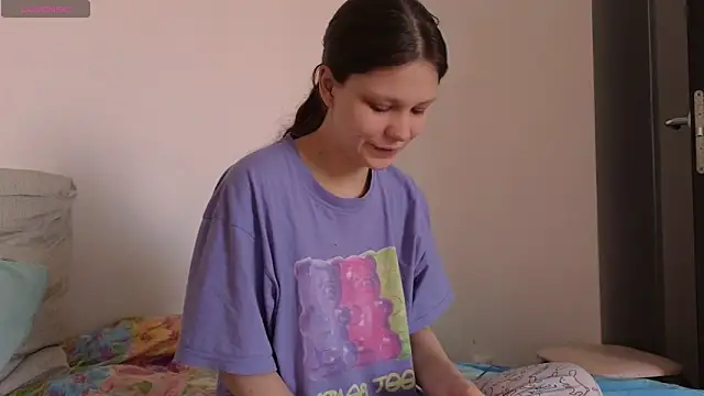 Snapshot of Lunliss chatting on February 15, 2026, 9:19 am Lunliss online show from February 15, 2026, 9:19 am