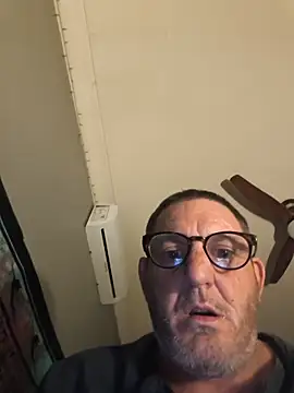 Snapshot of abellabricot chatting on May 22, 2026, 1:14 am abellabricot online show from May 22, 2026, 1:14 am