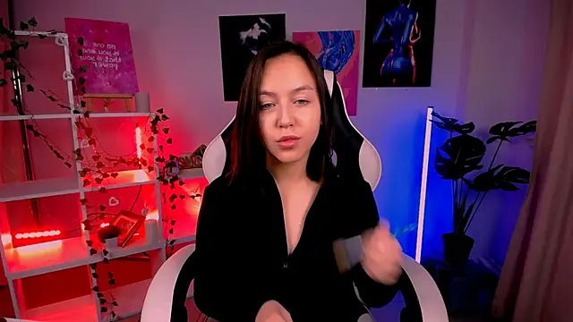 CindySparkl online show from October 7, 2025, 3:40 am