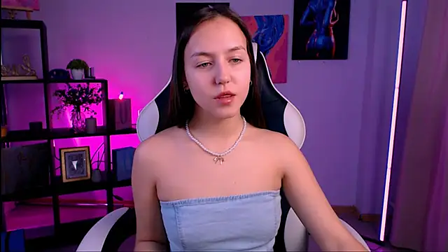 CindySparkl online show from December 19, 2025, 3:54 am