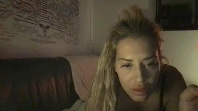 Snapshot of hacheacca chatting on February 23, 2026, 7:25 pm hacheacca online show from February 23, 2026, 7:25 pm