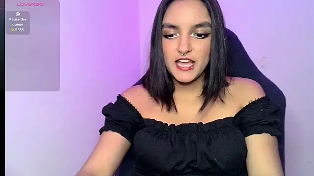 Snapshot of Ari_20_ chatting on November 27, 2025, 11:05 pm Ari 20 online show from November 27, 2025, 11:05 pm