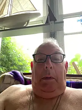 Snapshot of CharlieWeaver22 chatting on June 28, 2026, 10:43 am CharlieWeaver22 online show from June 28, 2026, 10:43 am