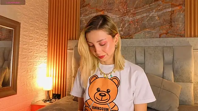 Snapshot of miaroldan chatting on November 14, 2025, 5:49 pm miaroldan online show from November 14, 2025, 5:49 pm