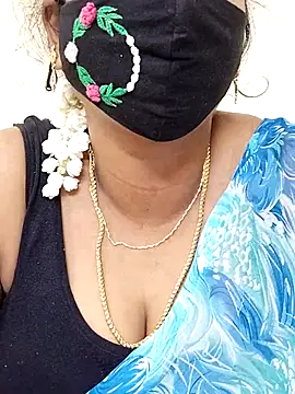 Snapshot of yoga-mithraa chatting on November 9, 2025, 2:21 pm yoga-mithraa online show from November 9, 2025, 2:21 pm