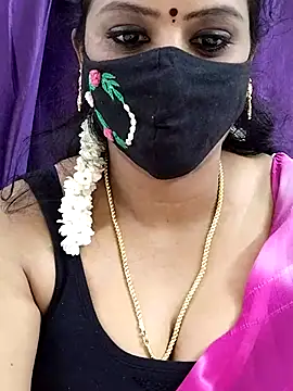 Snapshot of yoga-mithraa chatting on November 5, 2025, 4:32 pm yoga-mithraa online show from November 5, 2025, 4:32 pm