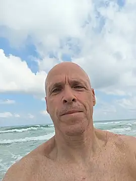 Snapshot of fergi1999 chatting on July 3, 2026, 6:20 am fergi1999 online show from July 3, 2026, 6:20 am