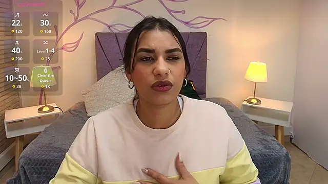 Lia Blake  online show from September 26, 2025, 12:01 pm