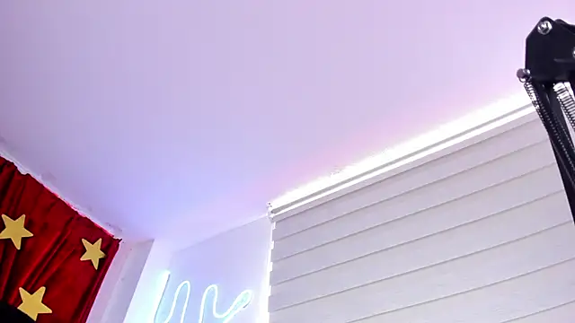 Snapshot of missweetpeach chatting on October 23, 2025, 12:48 pm missweetpeach online show from October 23, 2025, 12:48 pm