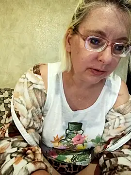 VikaKing online show from May 13, 2026, 12:12 pm