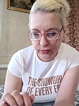 VikaKing online show from April 18, 2026, 8:16 am