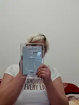 Snapshot of VikaKing chatting on November 4, 2025, 4:44 pm VikaKing online show from November 4, 2025, 4:44 pm