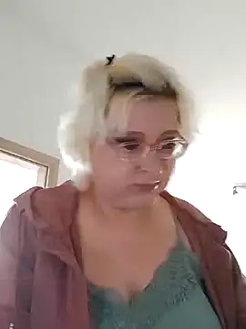 Snapshot of VikaKing chatting on October 16, 2025, 9:39 am VikaKing online show from October 16, 2025, 9:39 am