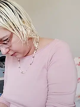 Snapshot of VikaKing chatting on October 29, 2025, 10:03 am VikaKing online show from October 29, 2025, 10:03 am