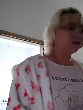 Snapshot of VikaKing chatting on October 4, 2025, 9:33 am VikaKing online show from October 4, 2025, 9:33 am