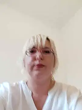 Snapshot of VikaKing chatting on October 10, 2025, 11:11 am VikaKing online show from October 10, 2025, 11:11 am