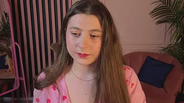 Snapshot of Queen_Michelle_ chatting on December 3, 2025, 10:09 pm Queen Michelle online show from December 3, 2025, 10:09 pm