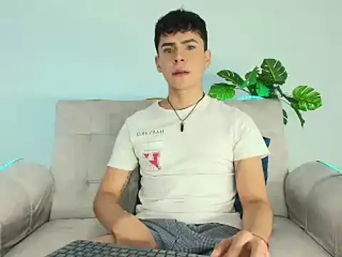Snapshot of CamiiGuzmanX chatting on September 20, 2025, 7:30 pm CamiiGuzmanX online show from September 20, 2025, 7:30 pm