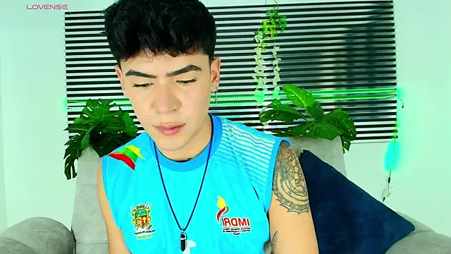 CamiiGuzmanX online show from January 18, 2026, 8:45 pm