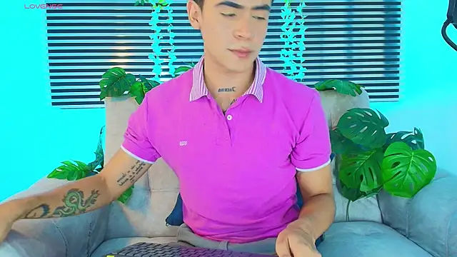 Snapshot of CamiiGuzmanX chatting on June 10, 2026, 8:32 pm CamiiGuzmanX online show from June 10, 2026, 8:32 pm