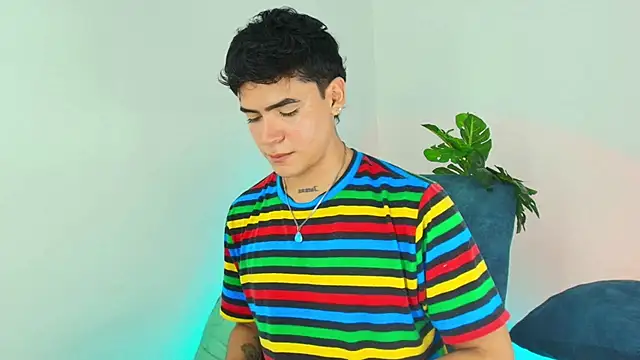 CamiiGuzmanX online show from December 3, 2025, 9:25 pm