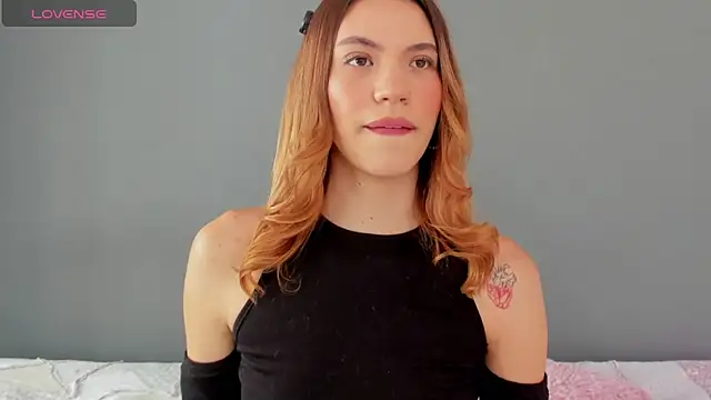 Snapshot of AntonellaaRossii chatting on October 24, 2025, 2:38 pm AntonellaaRossii online show from October 24, 2025, 2:38 pm