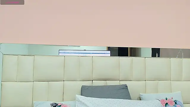 gisell gomez online show from November 7, 2025, 12:21 pm