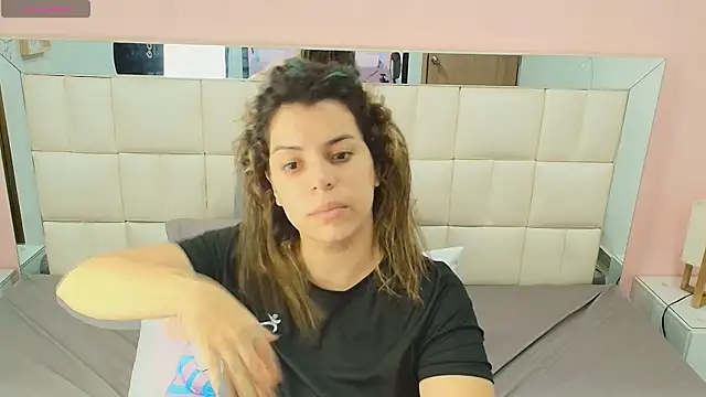 Snapshot of gisell_gomez chatting on December 21, 2025, 12:51 pm gisell gomez online show from December 21, 2025, 12:51 pm