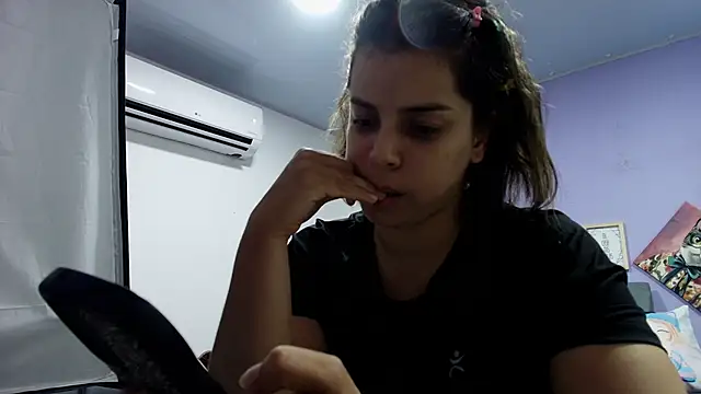 Snapshot of gisell_gomez chatting on February 27, 2026, 8:30 pm gisell gomez online show from February 27, 2026, 8:30 pm