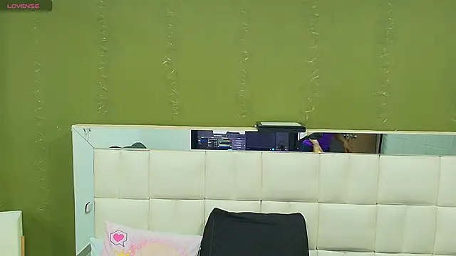 gisell gomez online show from October 25, 2025, 11:42 am