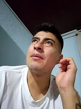 Snapshot of bittersweet777 chatting on October 24, 2025, 10:53 pm bittersweet777 online show from October 24, 2025, 10:53 pm