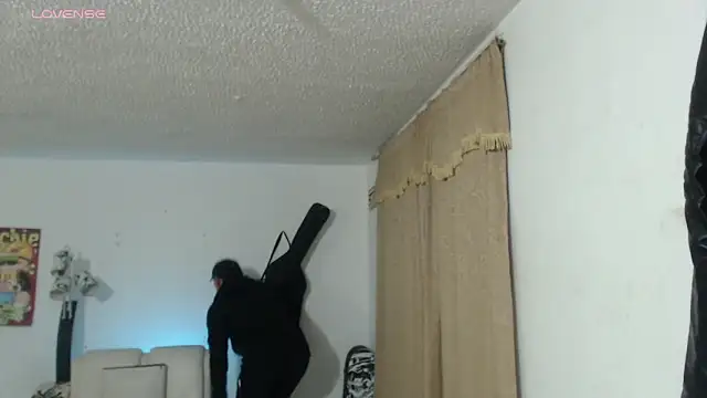 Thomasjons  online show from April 4, 2026, 4:19 am