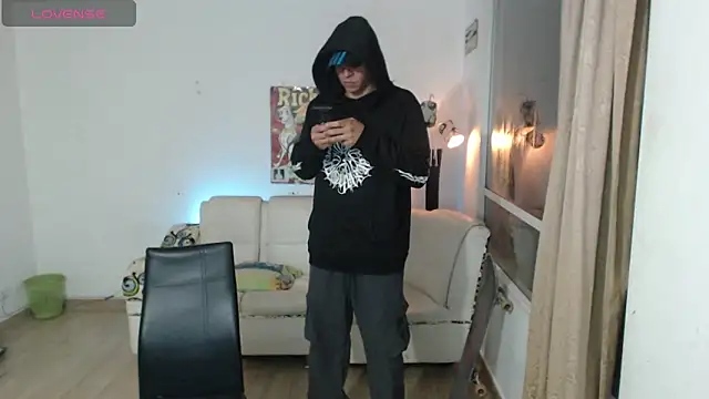 Thomasjons  online show from April 21, 2026, 3:02 am