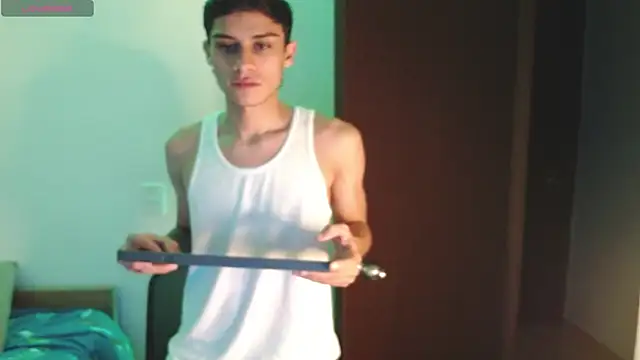 Snapshot of axel_davis_ chatting on October 12, 2025, 3:41 am axel davis online show from October 12, 2025, 3:41 am